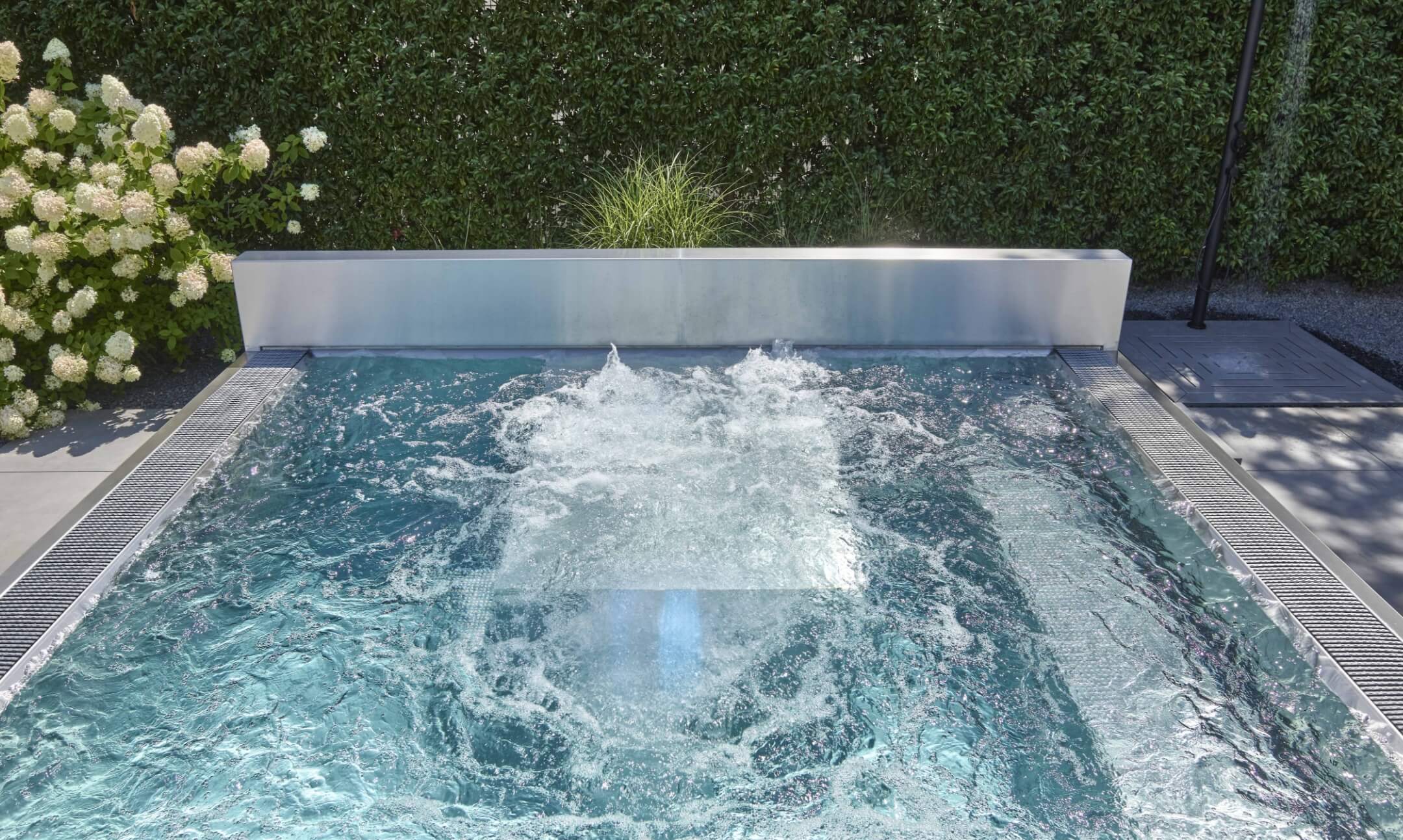 Auschnitt Pool Whirlpool sprudelnd