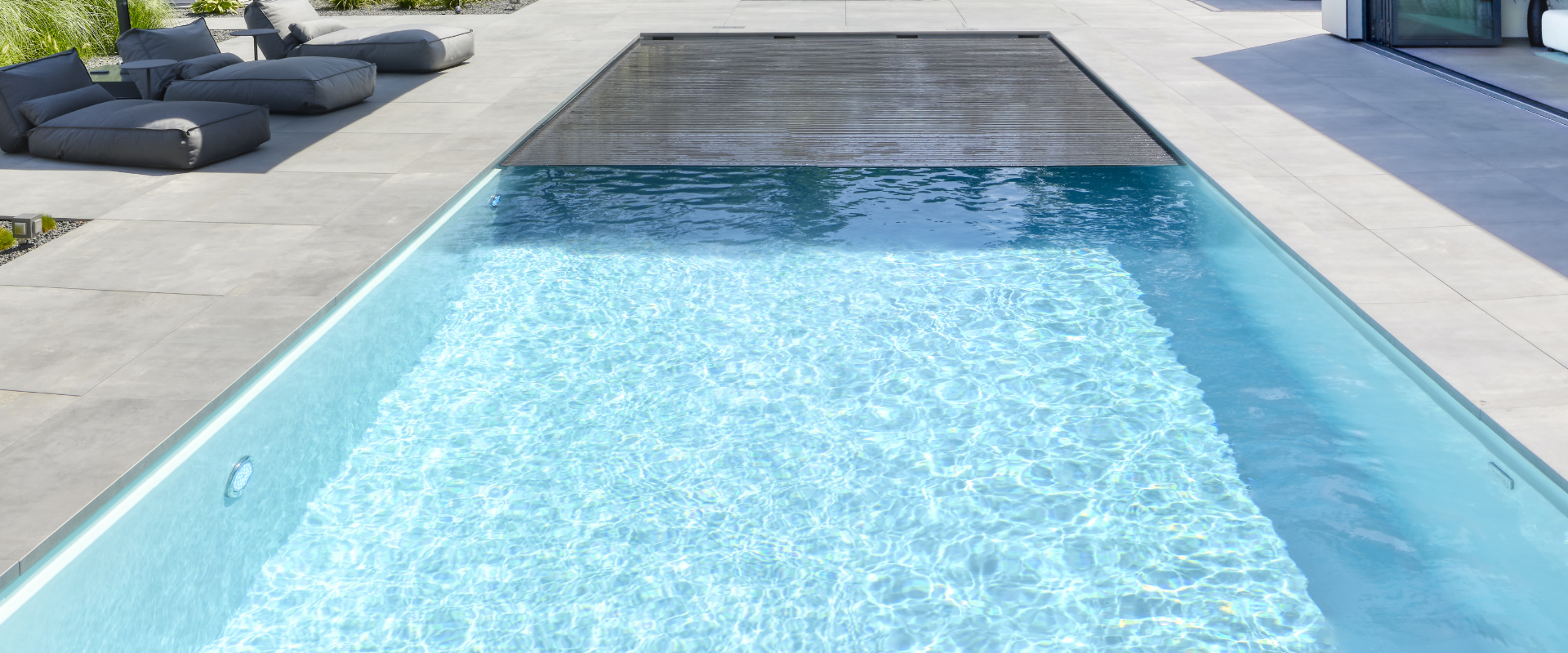 Bild einer Poolabdeckung