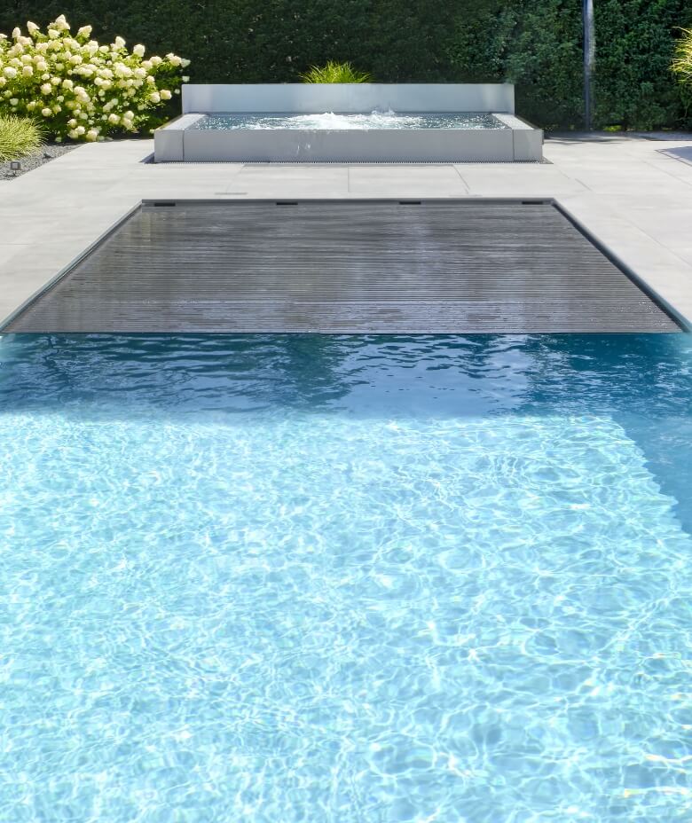 Bild einer Poolabdeckung